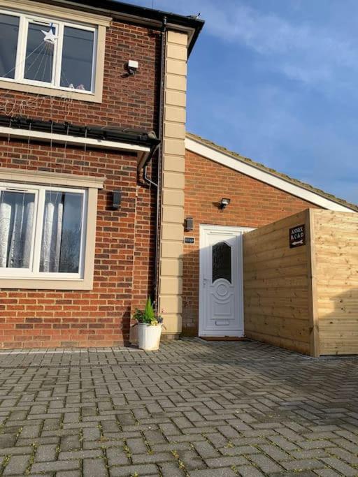 Apartment C, A One Bedroom Flat In South London Carshalton Екстер'єр фото